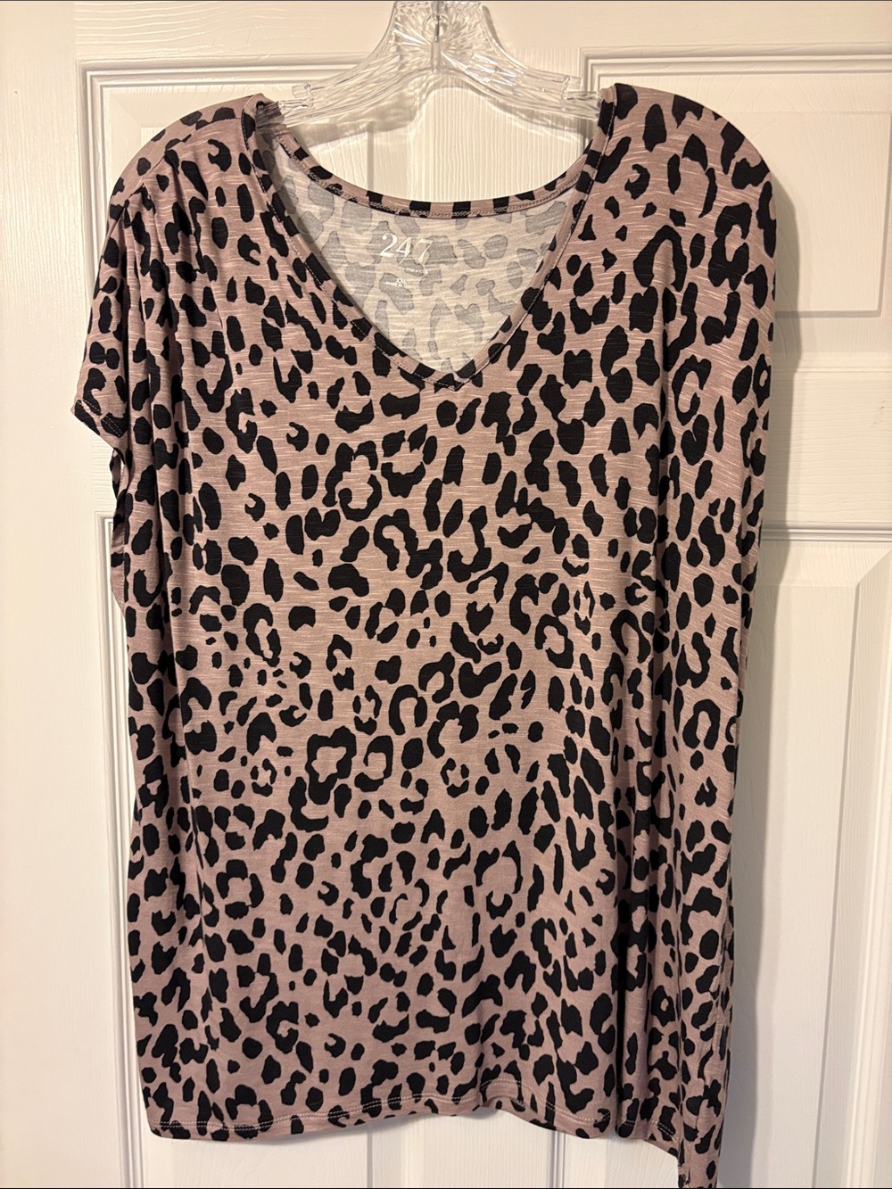Maurice’s Women’s black and tan Leopard Print Scoop Neck Tee NWOT.